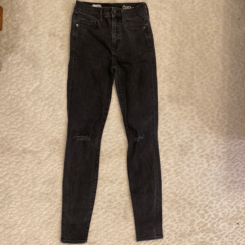 Size 25 GAP washed black denim skinny jeans